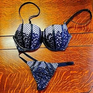 Victoria's Secret Very Sexy Balconet Push Up Black Lace Lavender Bra 32D